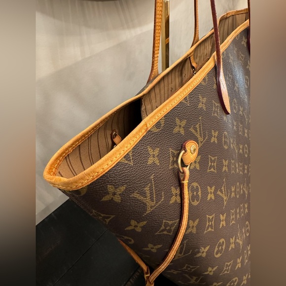 SOLD-Louis Vuitton Monogram Neverfull GM - Picture 8 of 11